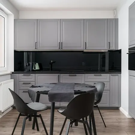 شقة Apartament Bernadovo Park *
